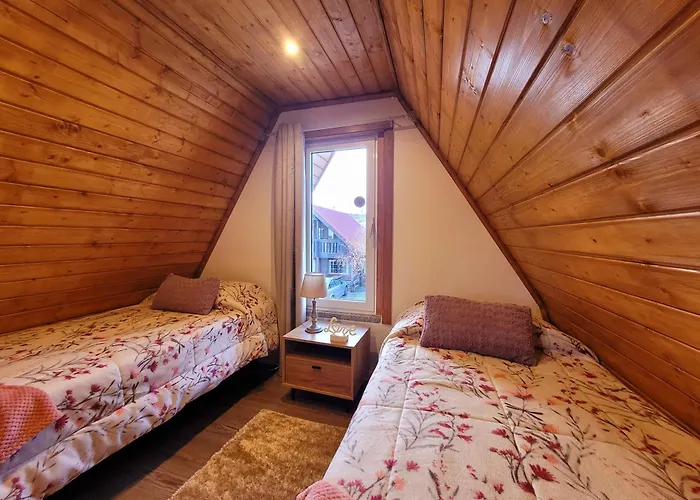 Chale Zimbro, Serra Da Estrela, * Penhas da Saúde