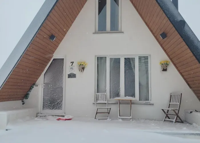 Chale Zimbro, Serra Da Estrela, * Penhas da Saude