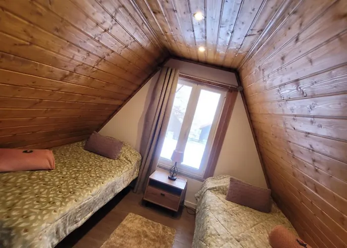 Chale Zimbro, Serra Da Estrela, * Penhas da Saude